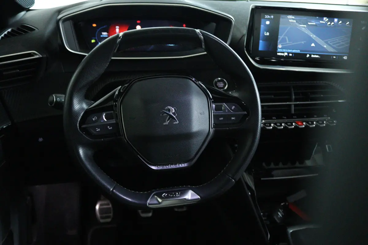 1.2 Turbo GT Pack | Adapt. Cruise | Trekhaak | Camera | Stoelverwarming | Navi | Carplay | Keyless | Climate | 17 Inch | Dodehoekdetectie