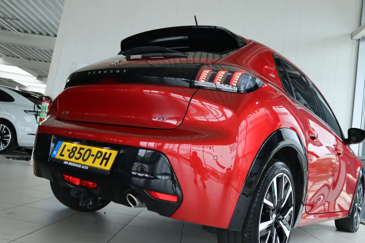 1.2 Turbo GT Pack | Adapt. Cruise | Trekhaak | Camera | Stoelverwarming | Navi | Carplay | Keyless | Climate | 17 Inch | Dodehoekdetectie