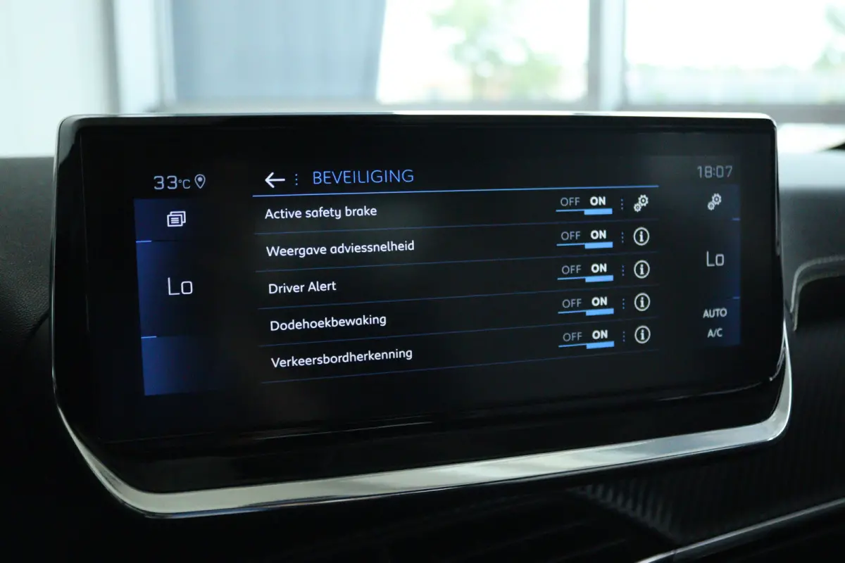 1.2 Turbo GT Pack | Adapt. Cruise | Trekhaak | Camera | Stoelverwarming | Navi | Carplay | Keyless | Climate | 17 Inch | Dodehoekdetectie