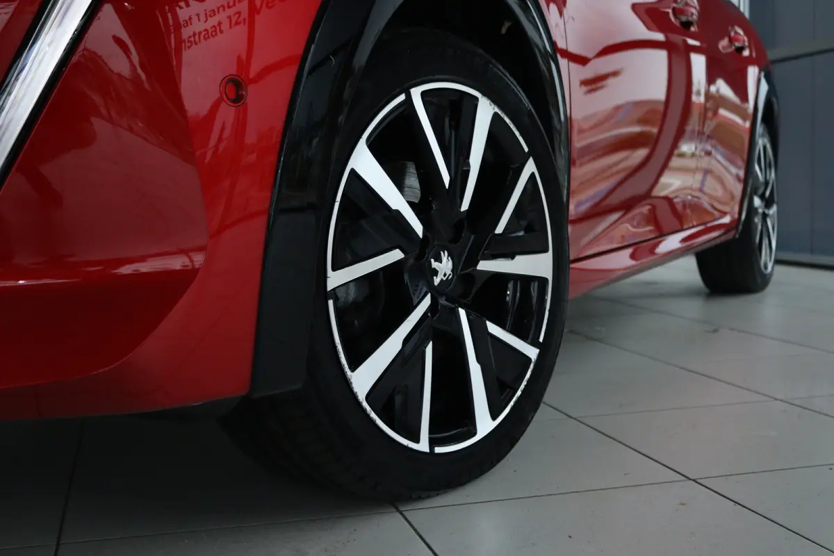 1.2 Turbo GT Pack | Adapt. Cruise | Trekhaak | Camera | Stoelverwarming | Navi | Carplay | Keyless | Climate | 17 Inch | Dodehoekdetectie