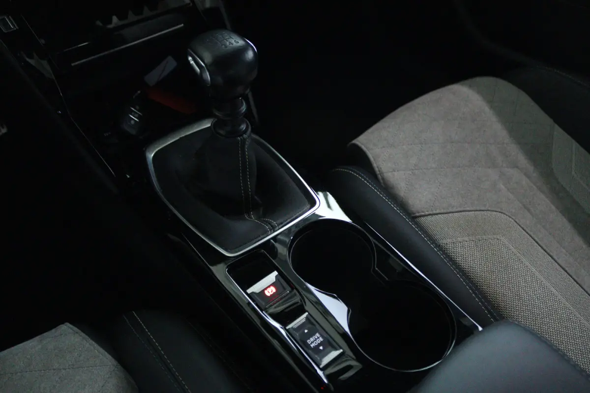 1.2 Turbo GT Pack | Adapt. Cruise | Trekhaak | Camera | Stoelverwarming | Navi | Carplay | Keyless | Climate | 17 Inch | Dodehoekdetectie