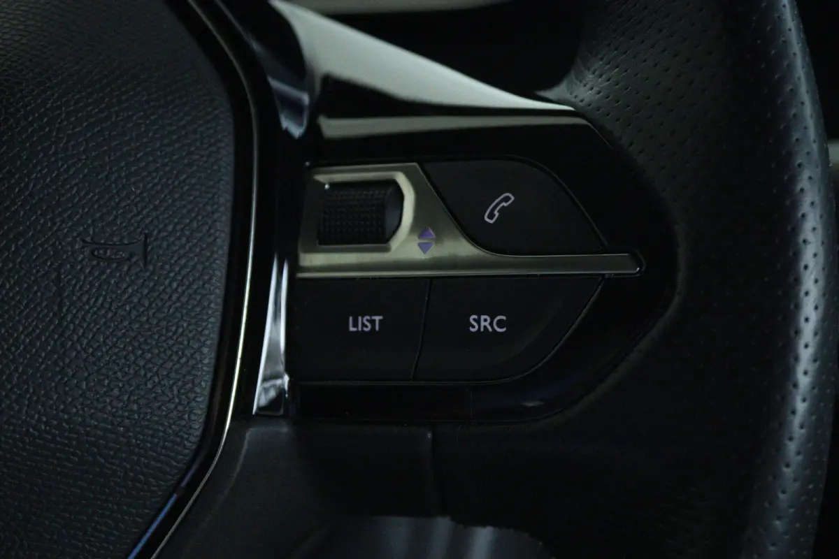 1.2 Turbo GT Pack | Adapt. Cruise | Trekhaak | Camera | Stoelverwarming | Navi | Carplay | Keyless | Climate | 17 Inch | Dodehoekdetectie