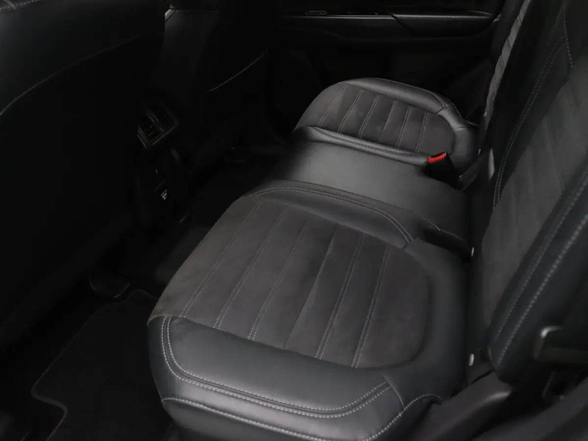 225pk PHEV Intense Apple Carplay/Android Auto | Climate