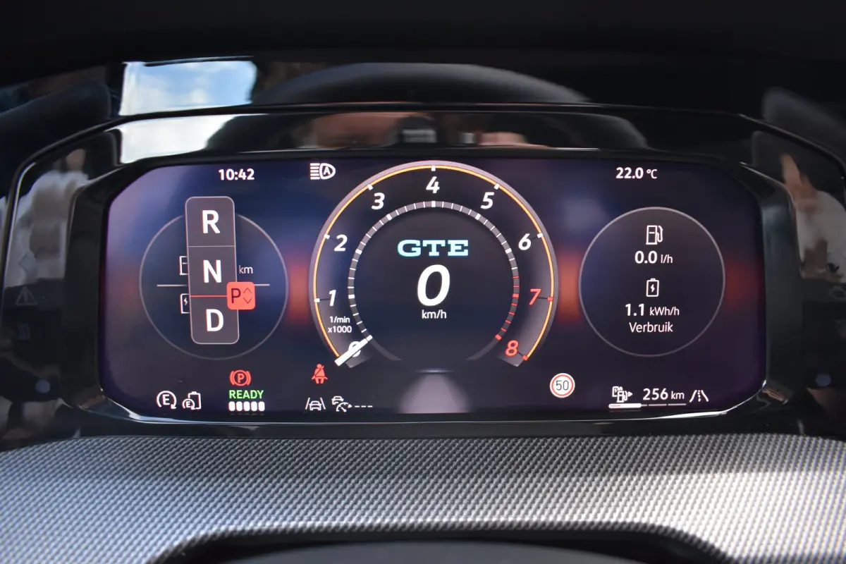 1.5 TSI 272PK eHybrid GTE PHEV | VERLENGDE GARANTIE | PANORAMA DAK | TREKHAAK | CAMERA | NAVIGATIE | APP. CONNECT | NAVIGATIE | ELEKT. STOEL | MASSAGE | CLIMATE CONTROL