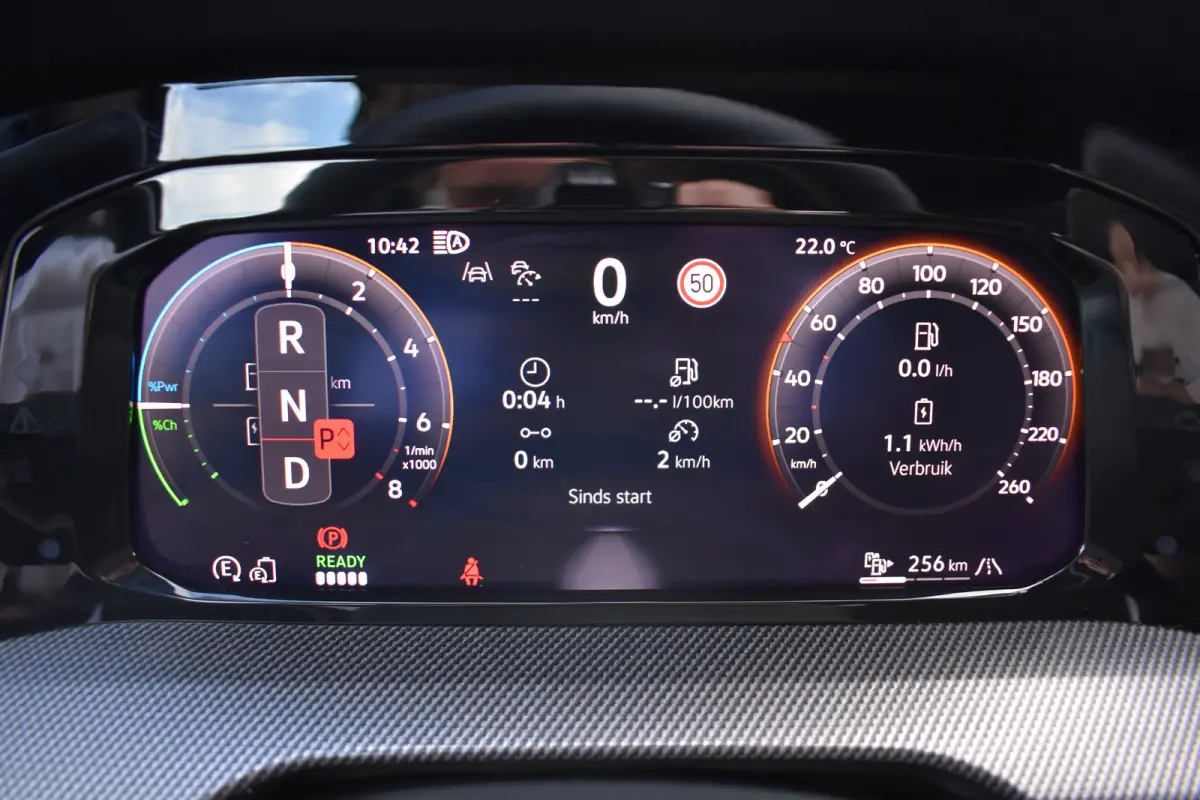 1.5 TSI 272PK eHybrid GTE PHEV | VERLENGDE GARANTIE | PANORAMA DAK | TREKHAAK | CAMERA | NAVIGATIE | APP. CONNECT | NAVIGATIE | ELEKT. STOEL | MASSAGE | CLIMATE CONTROL