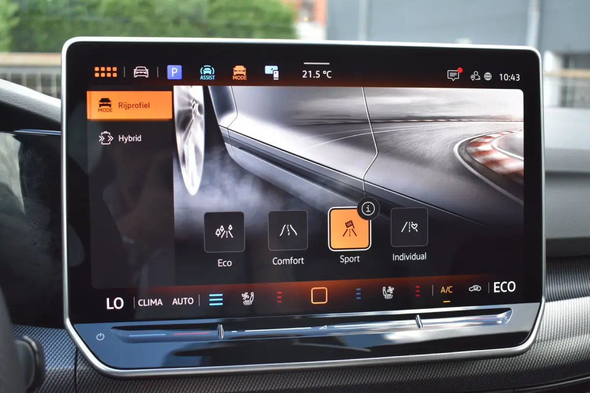 1.5 TSI 272PK eHybrid GTE PHEV | VERLENGDE GARANTIE | PANORAMA DAK | TREKHAAK | CAMERA | NAVIGATIE | APP. CONNECT | NAVIGATIE | ELEKT. STOEL | MASSAGE | CLIMATE CONTROL