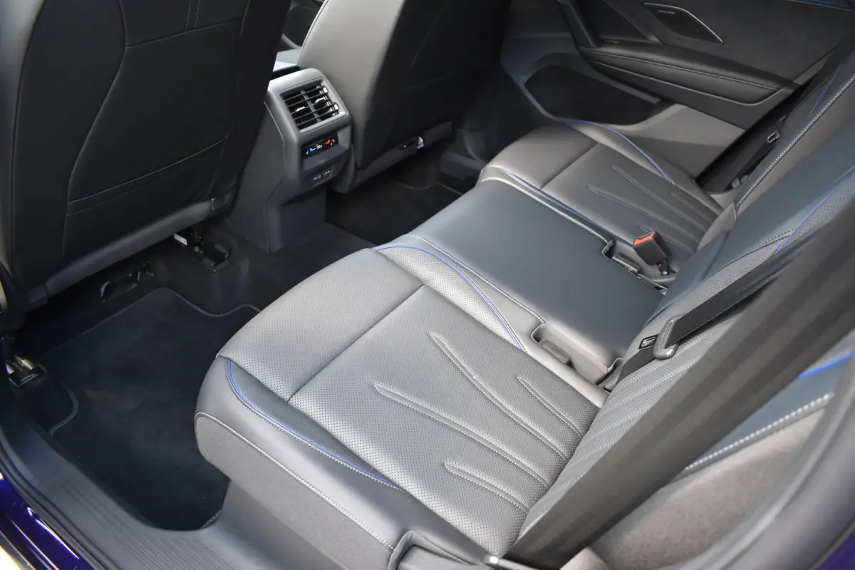 1.5 TSI eHybrid 272PK R-Line | 360 camera | Massage stoelen | Elektrisch wegklapbare trekhaak | Schuif-kanteldak | Head-up display | Harman Kardon | VERLENGDE GARANTIE