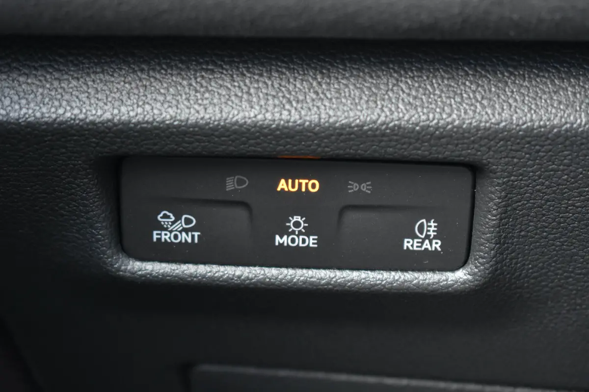 1.5 TSI eHybrid 272PK R-Line | 360 camera | Massage stoelen | Elektrisch wegklapbare trekhaak | Schuif-kanteldak | Head-up display | Harman Kardon | VERLENGDE GARANTIE