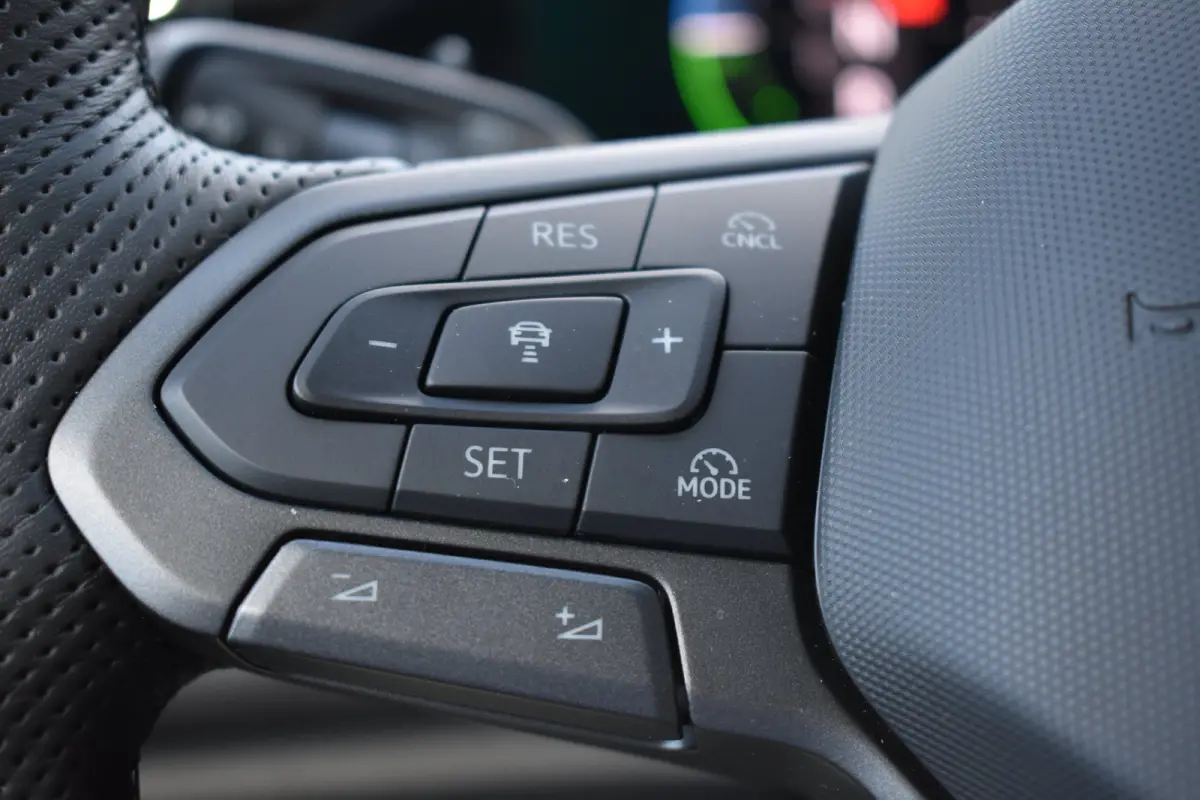 1.5 TSI eHybrid 272PK R-Line | 360 camera | Massage stoelen | Elektrisch wegklapbare trekhaak | Schuif-kanteldak | Head-up display | Harman Kardon | VERLENGDE GARANTIE
