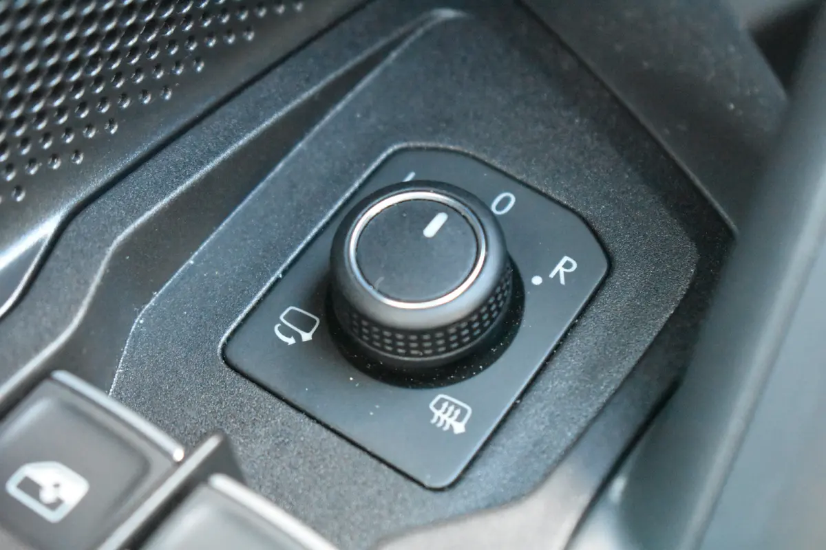 1.5 TSI eHybrid 272PK R-Line | 360 camera | Massage stoelen | Elektrisch wegklapbare trekhaak | Schuif-kanteldak | Head-up display | Harman Kardon | VERLENGDE GARANTIE