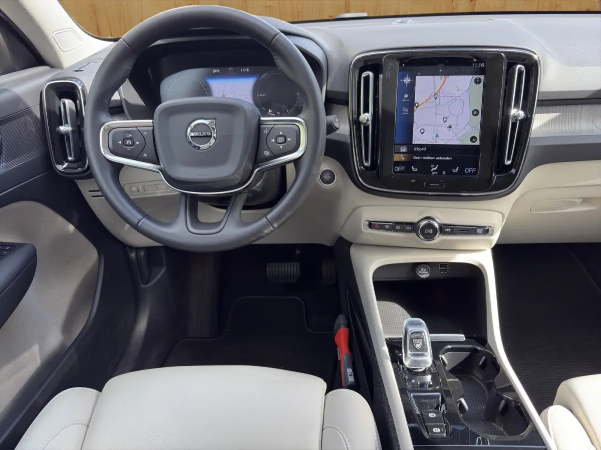1.5 T5 Inscription | Stoel + Stuur Verwarming | Keyless start / entry | DAB | Apple / Android Carplay |