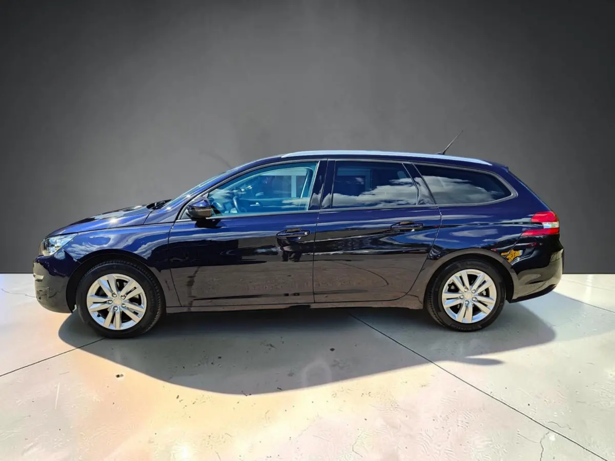 1.2 PureTech Blue Lease Premium Nieuwe Distributie!