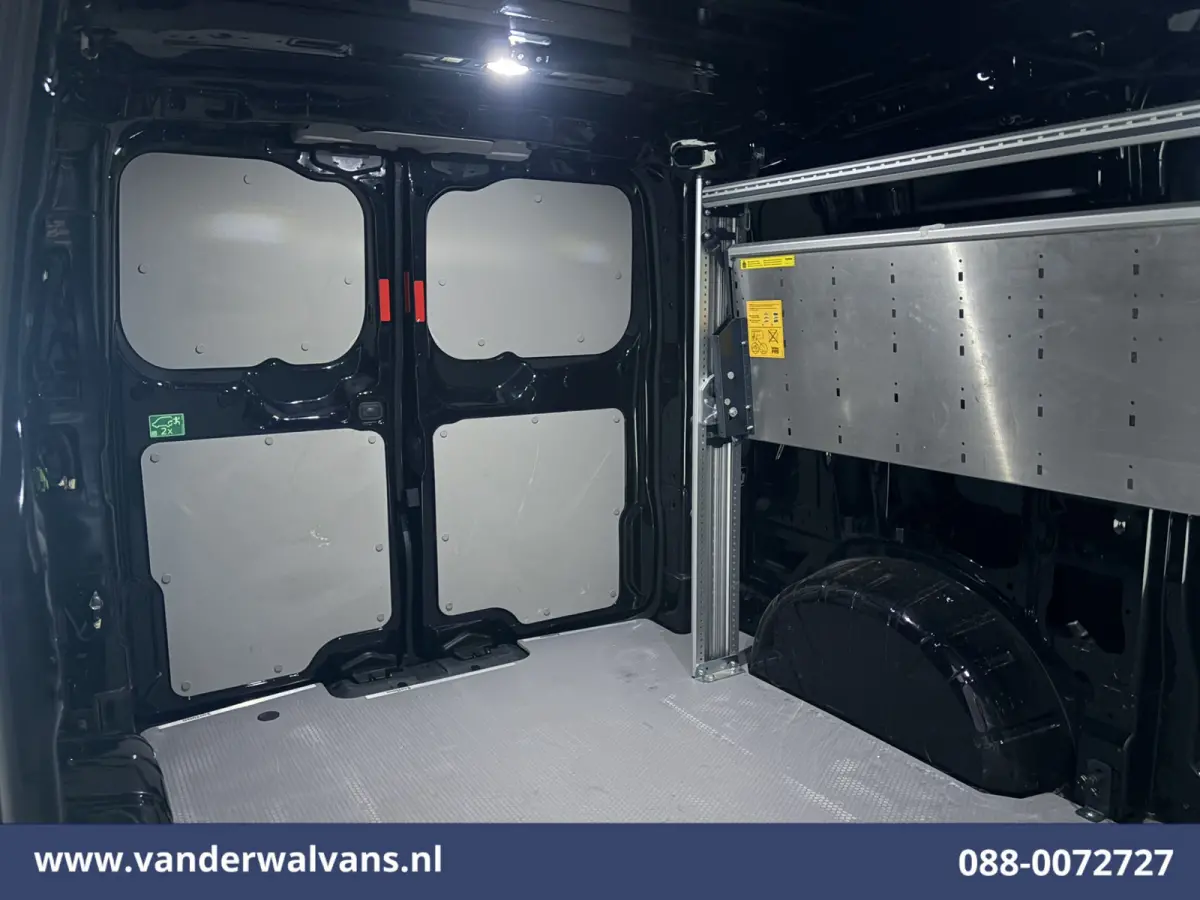 2.0 TDCI 136pk L1H1 Euro6 Airco | Camera | Apple Carplay | LED | Cruisecontrol Android Auto, Verwarmde voorruit, Stoelverwarming, Parkeersensoren, Bijrijdersbank, 2740kg trekvermogen