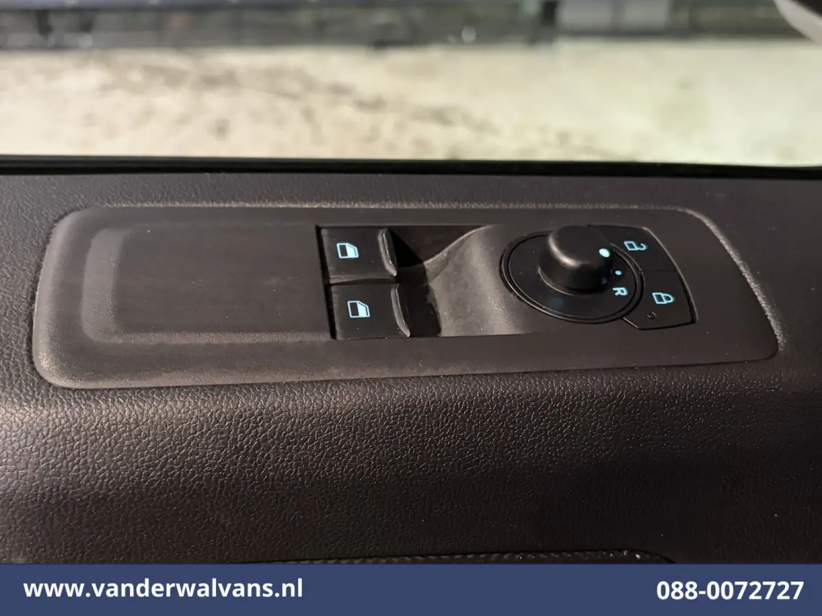 2.0 TDCI 136pk L1H1 Euro6 Airco | Camera | Apple Carplay | LED | Cruisecontrol Android Auto, Verwarmde voorruit, Stoelverwarming, Parkeersensoren, Bijrijdersbank, 2740kg trekvermogen
