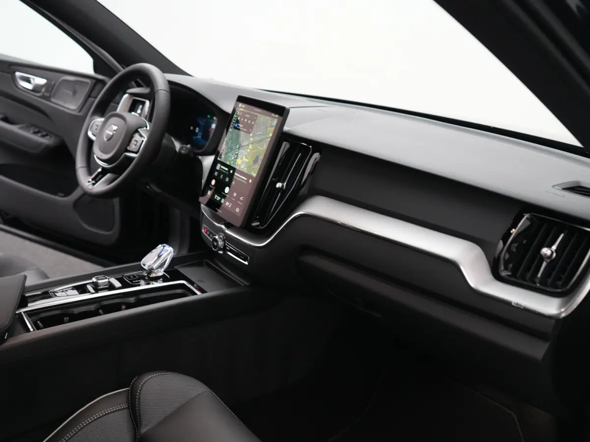 T6 Recharge Plus Black Edition | Luchtvering | Head-Up | Harman/Kardon | 360° Camera | Panoramadak | Nappa Sportstoel