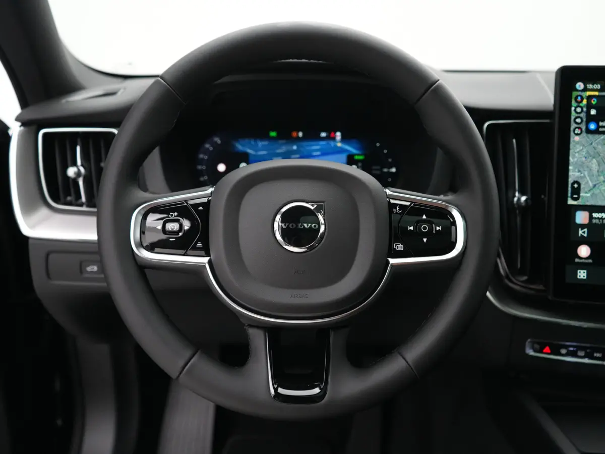 T6 Recharge Plus Black Edition | Luchtvering | Head-Up | Harman/Kardon | 360° Camera | Panoramadak | Nappa Sportstoel