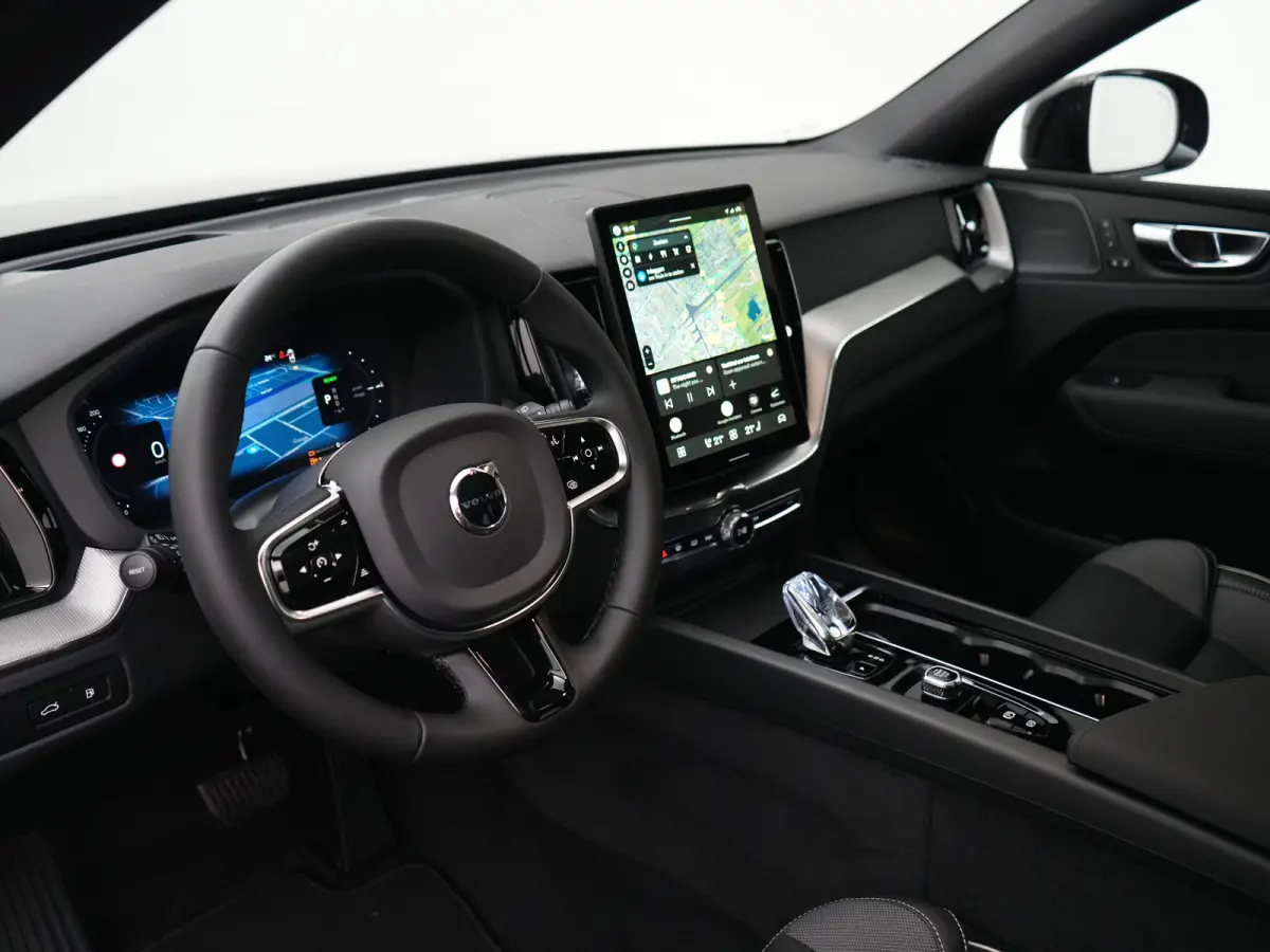 T6 Recharge Plus Black Edition | Luchtvering | Head-Up | Harman/Kardon | 360° Camera | Panoramadak | Nappa Sportstoel