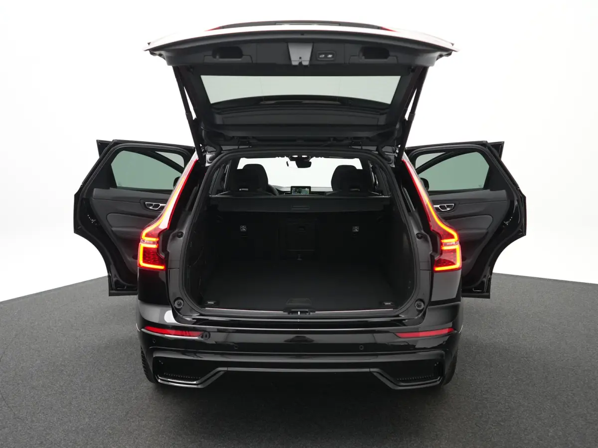 T6 Recharge Plus Black Edition | Luchtvering | Head-Up | Harman/Kardon | 360° Camera | Panoramadak | Nappa Sportstoel