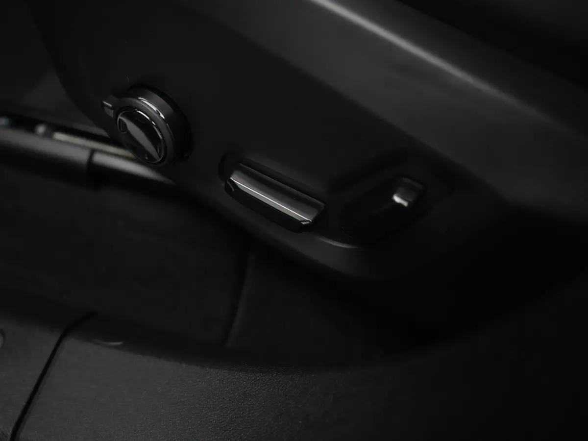 T6 Recharge Plus Black Edition | Luchtvering | Head-Up | Harman/Kardon | 360° Camera | Panoramadak | Nappa Sportstoel