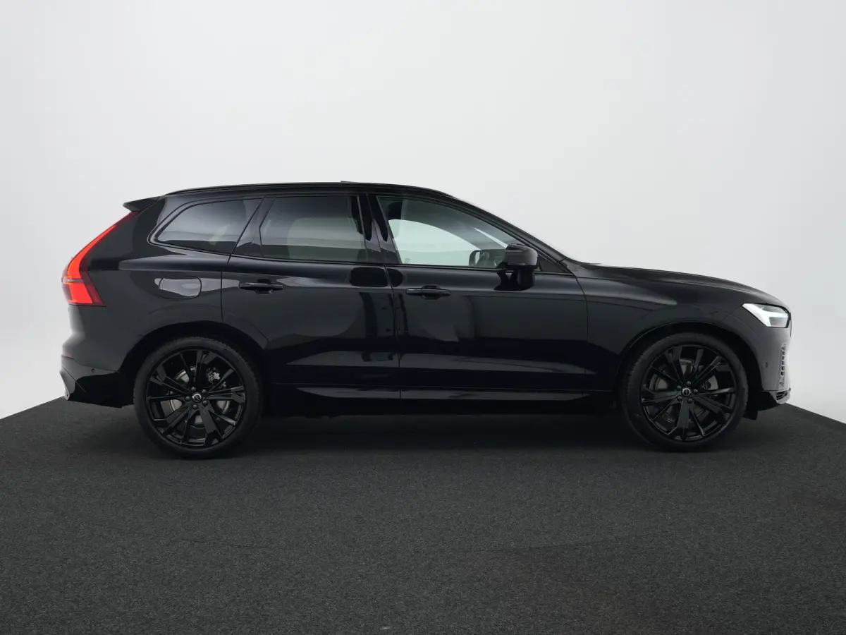 T6 Recharge Plus Black Edition | Luchtvering | Head-Up | Harman/Kardon | 360° Camera | Panoramadak | Nappa Sportstoel