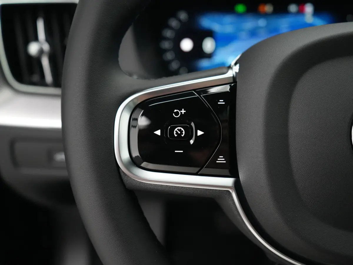 T6 Recharge Plus Black Edition | Luchtvering | Head-Up | Harman/Kardon | 360° Camera | Panoramadak | Nappa Sportstoel