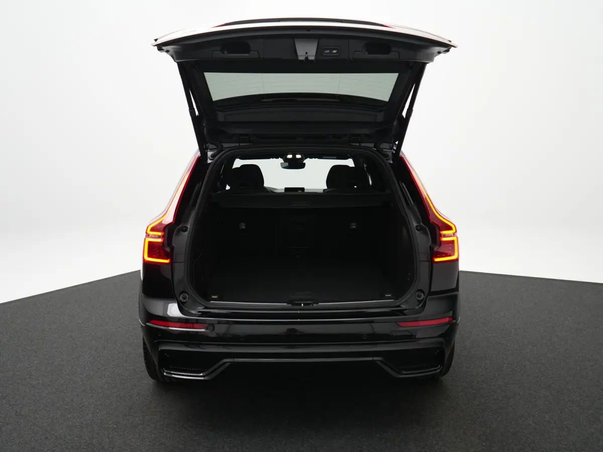 T6 Recharge Plus Black Edition | Luchtvering | Head-Up | Harman/Kardon | 360° Camera | Panoramadak | Nappa Sportstoel