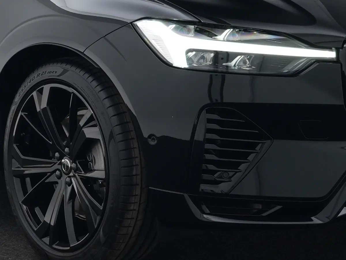 T6 Recharge Plus Black Edition | Luchtvering | Head-Up | Harman/Kardon | 360° Camera | Panoramadak | Nappa Sportstoel