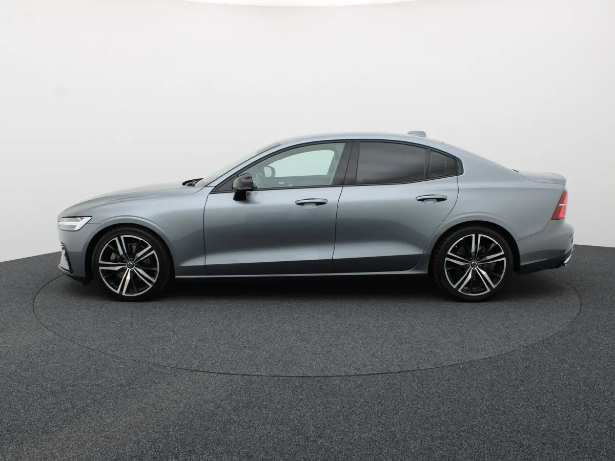 2.0 T4 R-Design | Camera | Memory | BLIS | 19'' | Prijs Rijklaar!!