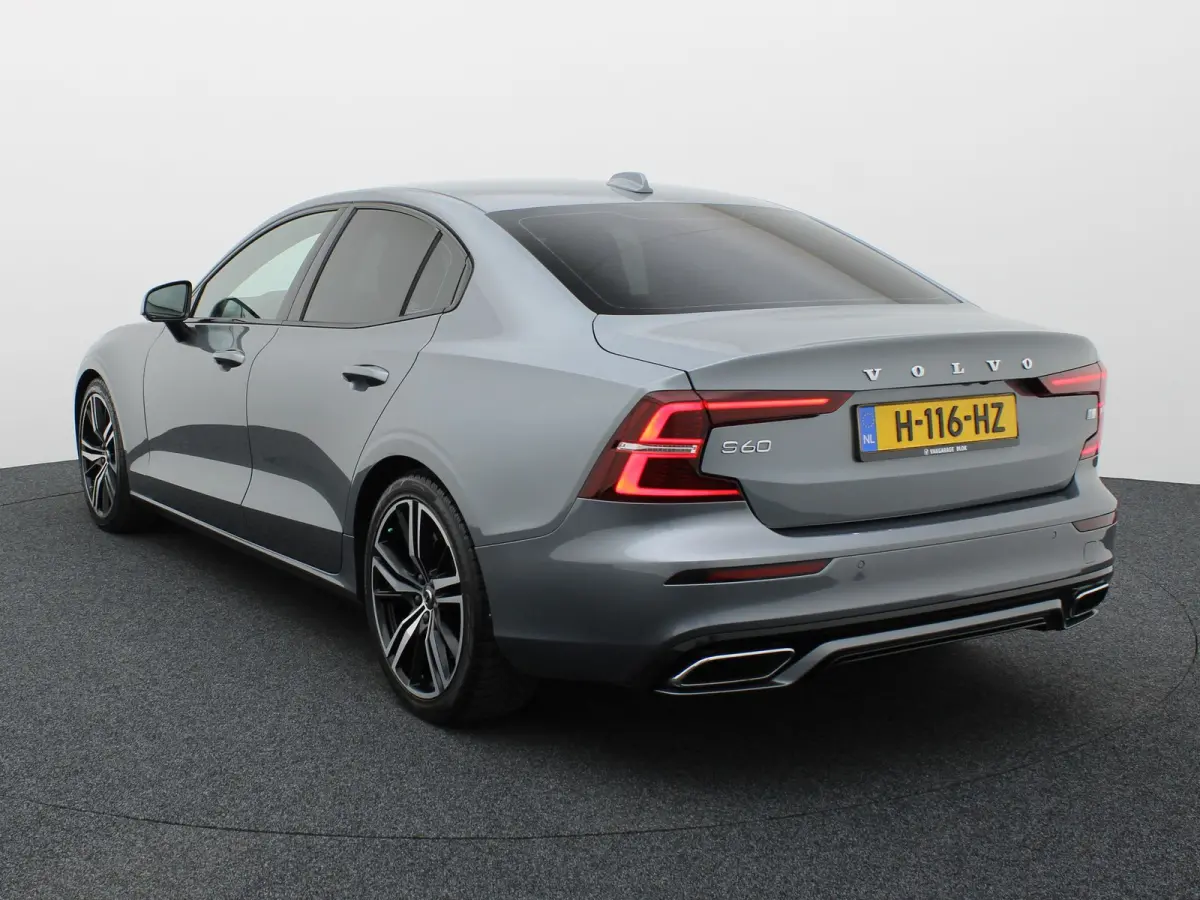 2.0 T4 R-Design | Camera | Memory | BLIS | 19'' | Prijs Rijklaar!!