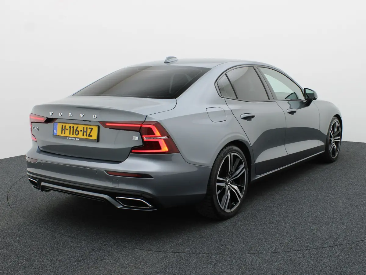 2.0 T4 R-Design | Camera | Memory | BLIS | 19'' | Prijs Rijklaar!!