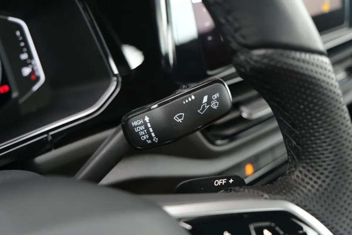 1.5 TSI 150PK 2x R-Line DSG Facelift IQ Matrix Beats Keyless ACC Virtual Navi