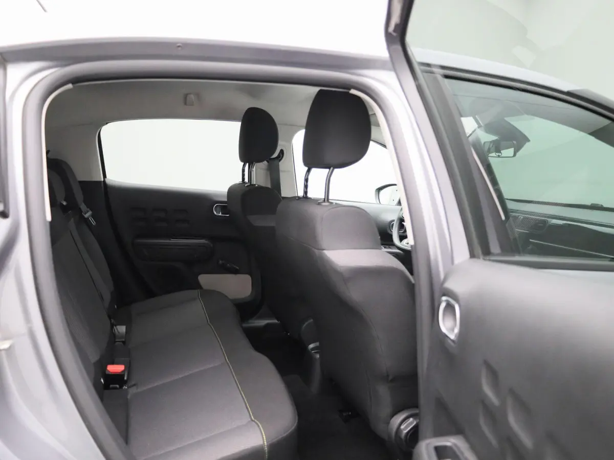 1.2 PureTech 82 S&S MAN Feel | Apple Carplay/Android Auto | Climate Control | Parkeersensoren |