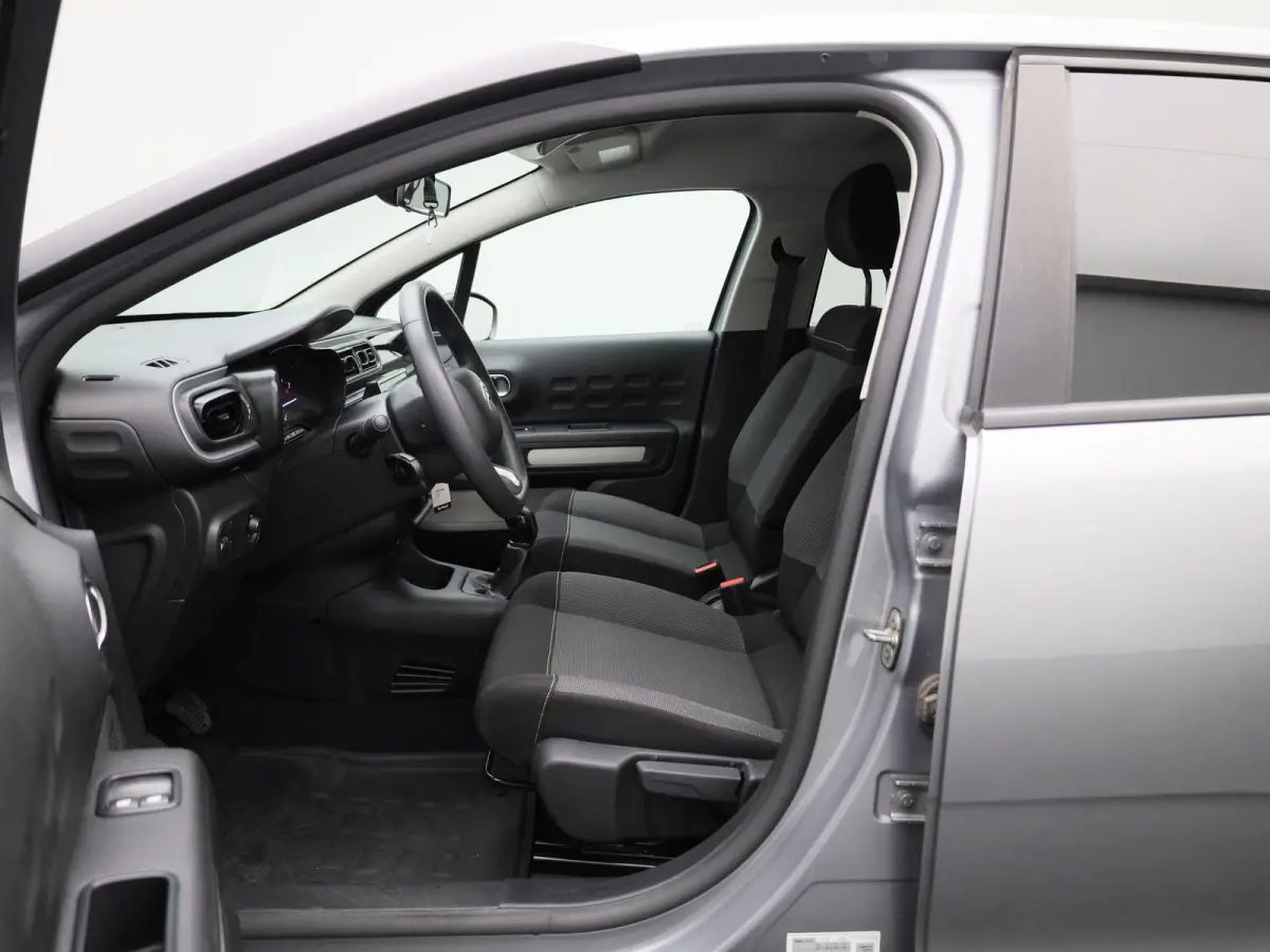 1.2 PureTech 82 S&S MAN Feel | Apple Carplay/Android Auto | Climate Control | Parkeersensoren |