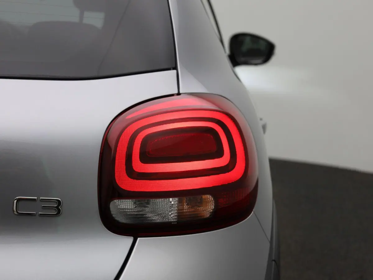 1.2 PureTech 82 S&S MAN Feel | Apple Carplay/Android Auto | Climate Control | Parkeersensoren |
