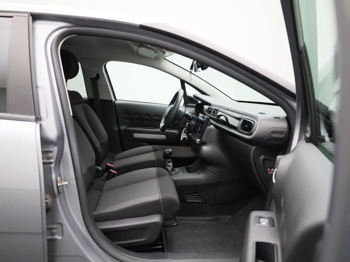 1.2 PureTech 82 S&S MAN Feel | Apple Carplay/Android Auto | Climate Control | Parkeersensoren |