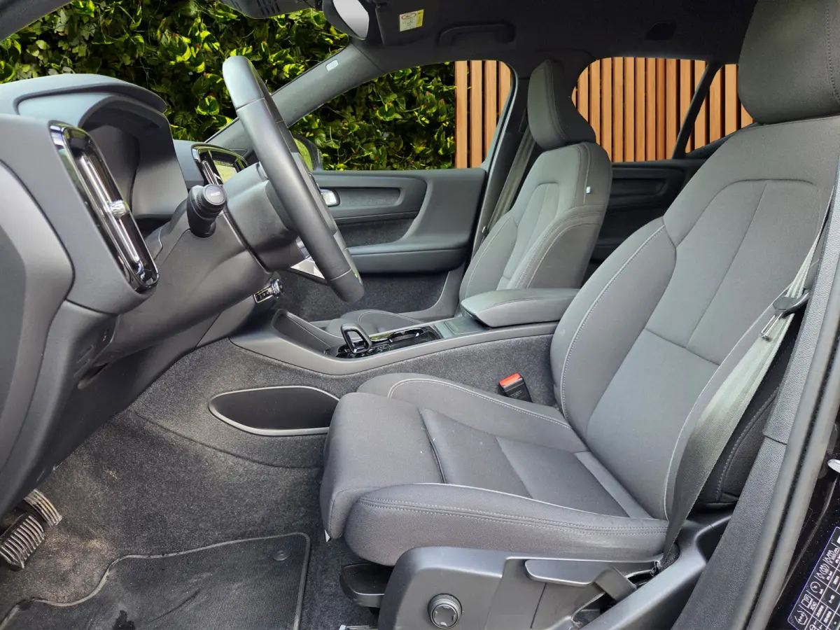 EX40 Single Motor Essential 69 kWh | Camera | CarPlay | Draadloze lader | Google Navigatie