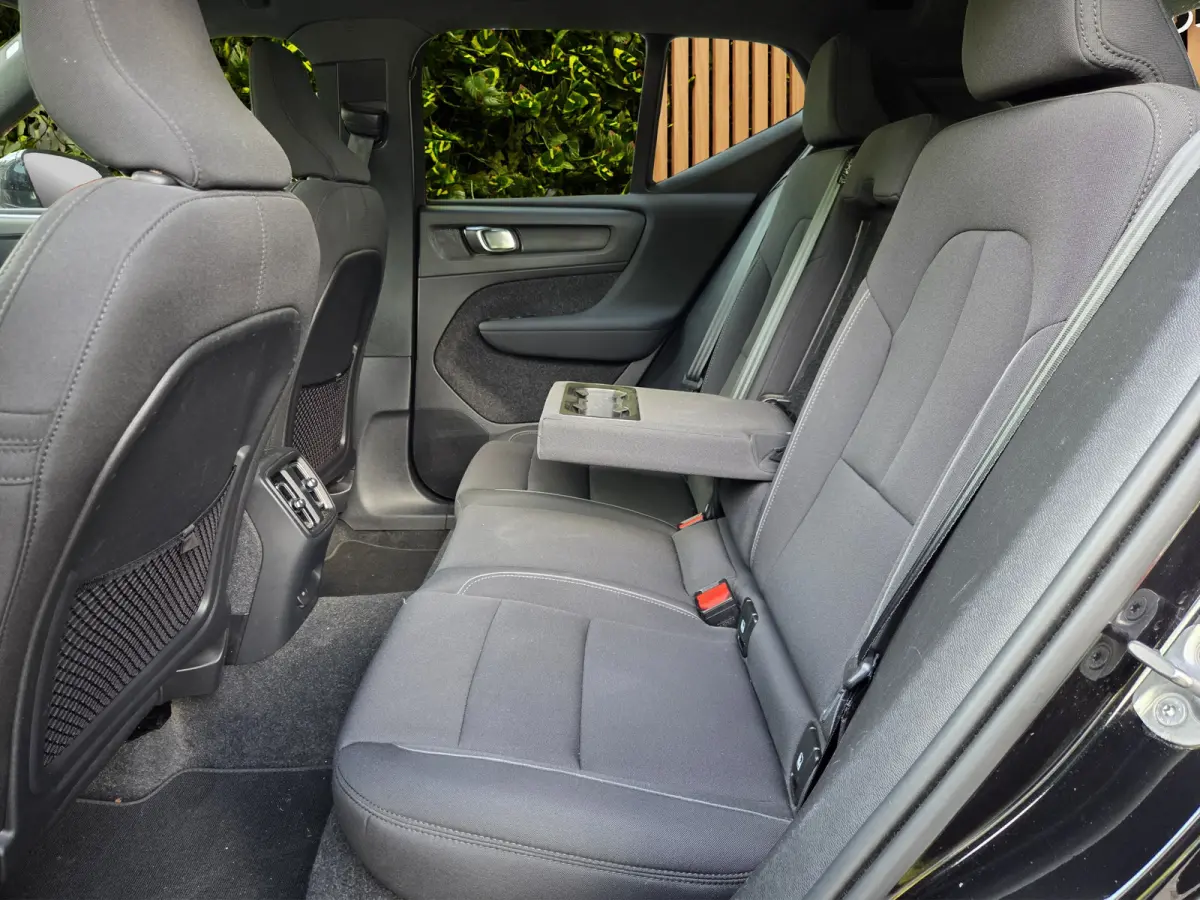 EX40 Single Motor Essential 69 kWh | Camera | CarPlay | Draadloze lader | Google Navigatie