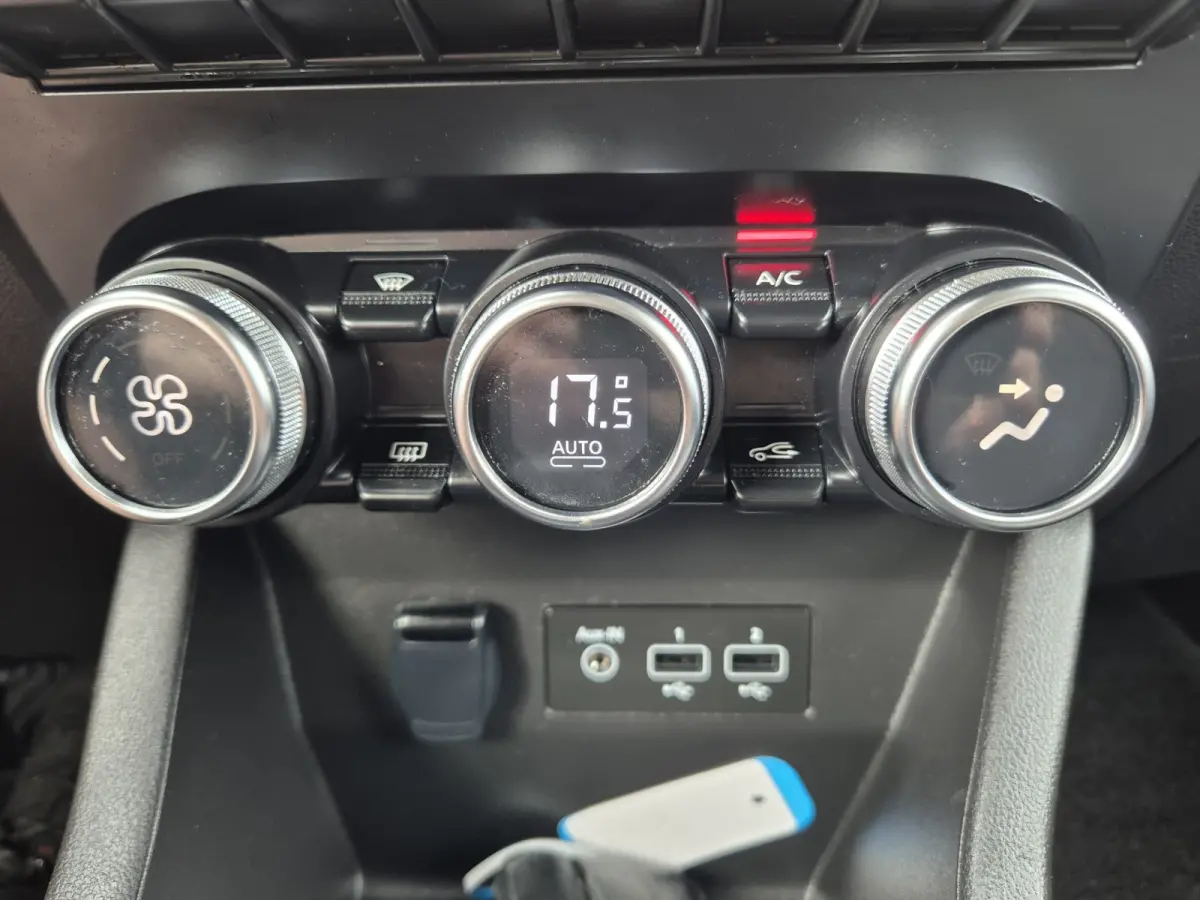 1.0 TCe 90 Automaat Techno,stoel/stuurverwarming,trekhaak,Navigatie,Carplay,Camera,parkcontrol,