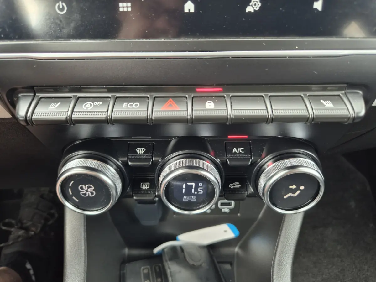 1.0 TCe 90 Automaat Techno,stoel/stuurverwarming,trekhaak,Navigatie,Carplay,Camera,parkcontrol,