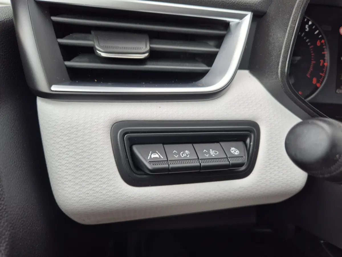 1.0 TCe 90 Automaat Techno,stoel/stuurverwarming,trekhaak,Navigatie,Carplay,Camera,parkcontrol,