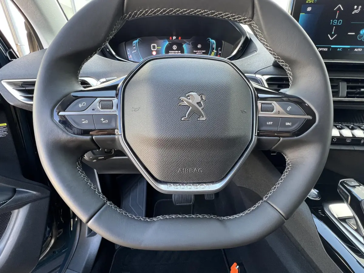1.6 HYbrid 225 Allure 360 Camera / Navi / Apple Carplay