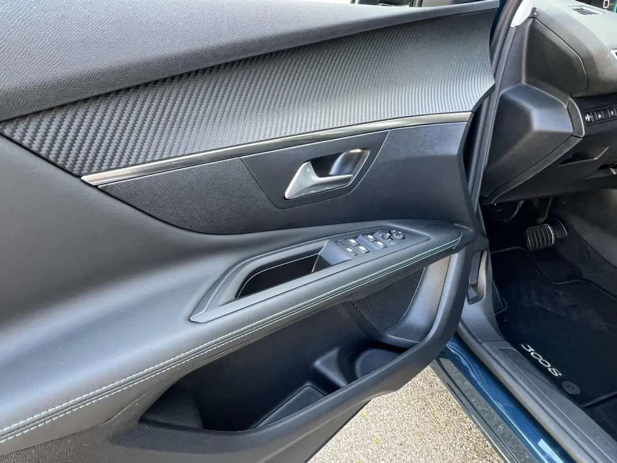 1.6 HYbrid 225 Allure 360 Camera / Navi / Apple Carplay