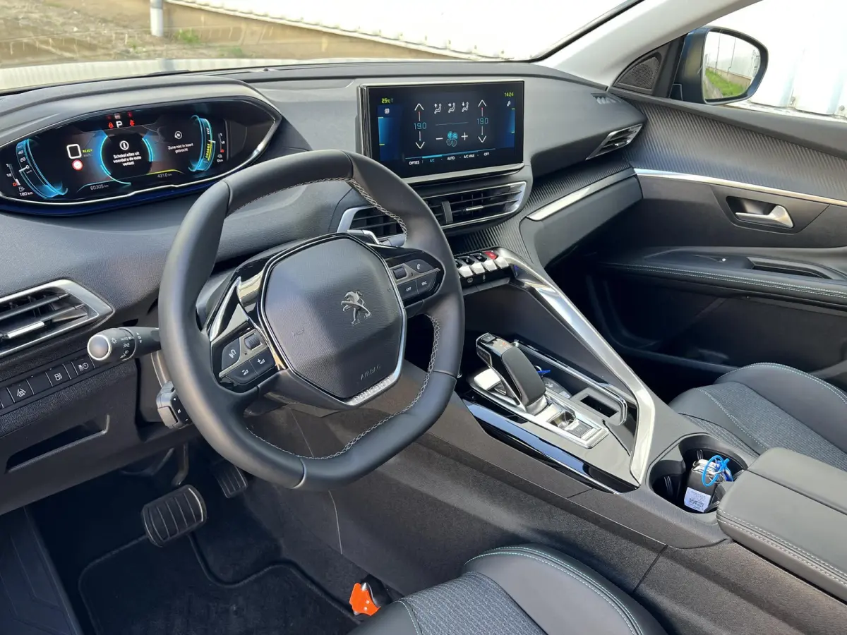1.6 HYbrid 225 Allure 360 Camera / Navi / Apple Carplay