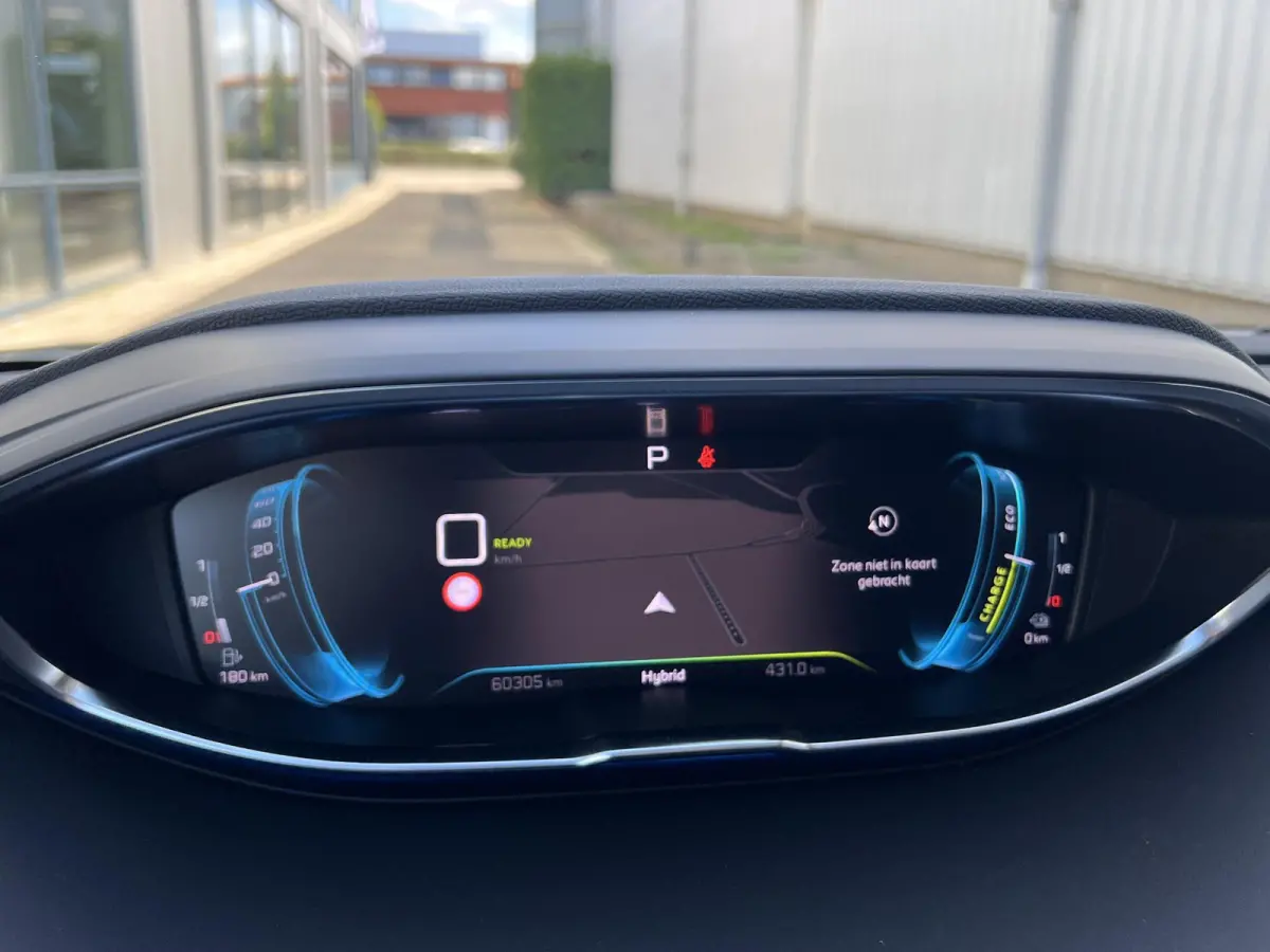 1.6 HYbrid 225 Allure 360 Camera / Navi / Apple Carplay