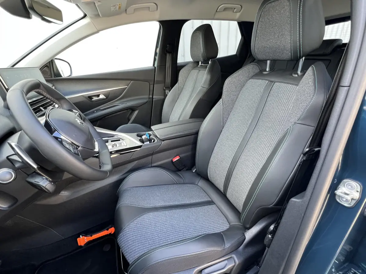1.6 HYbrid 225 Allure 360 Camera / Navi / Apple Carplay