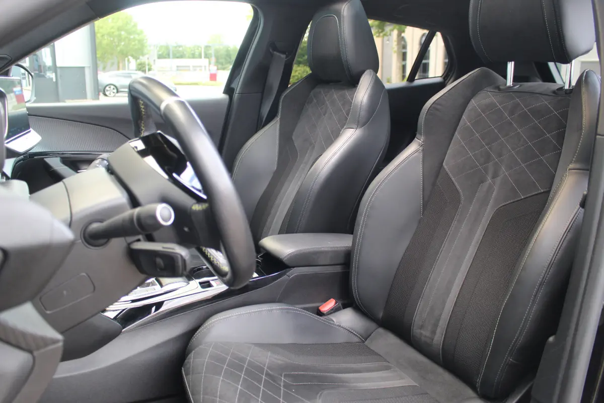EV GT Pack 50 kWh | Pano | Camera | Carplay | Navi | Climate | Dodehoeksens. | Adapt. Cruise | Keyless | LED | Pano | Camera | Carplay | Navi | Climate | Dodehoeksens. | Adapt. Cruise | Keyl