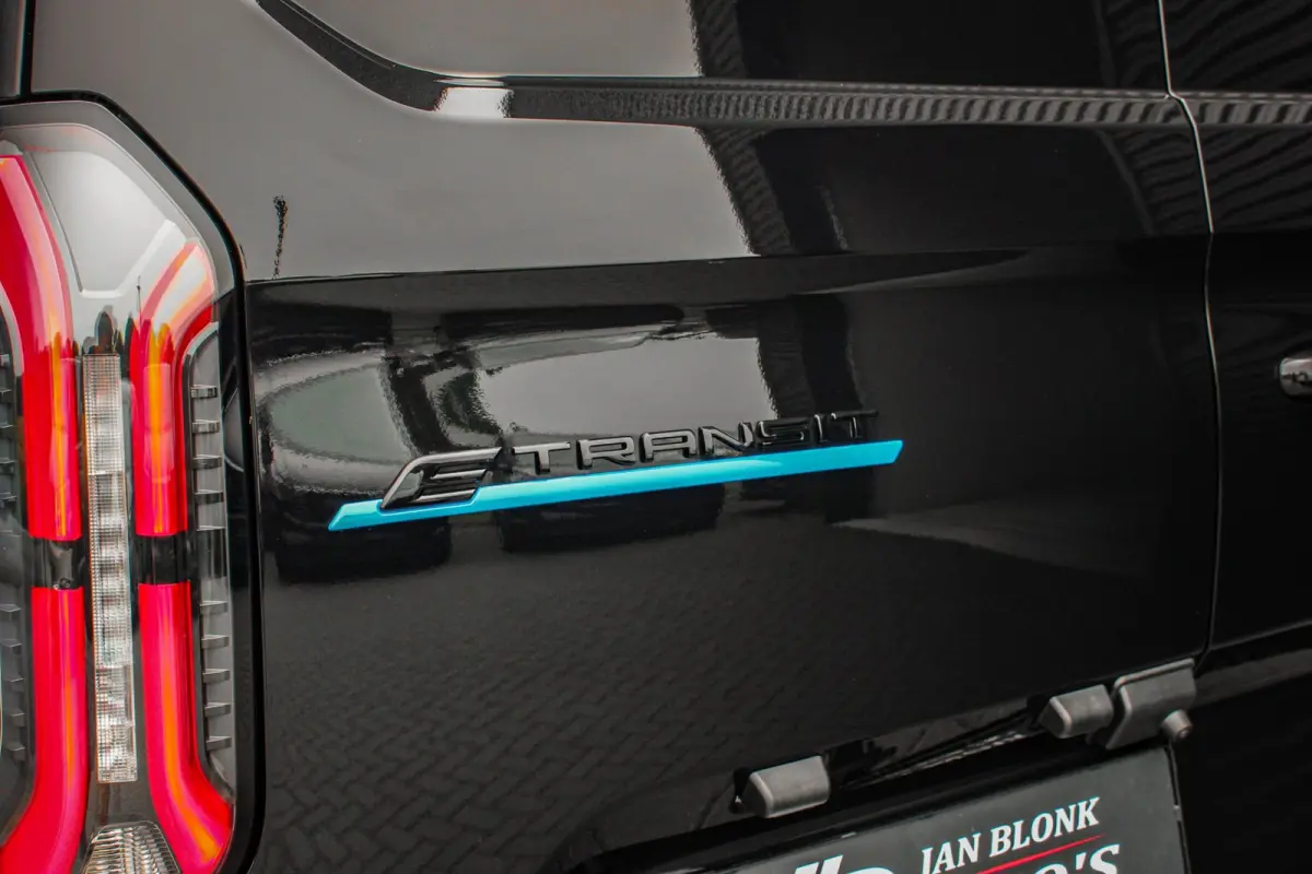 340 L2H1 Limited 71kWh 218PK /360 CAMERA /370KM RANGE /APPLE CARPLAY /DRIVERS- PACK /FULL OPTION /BLACK
