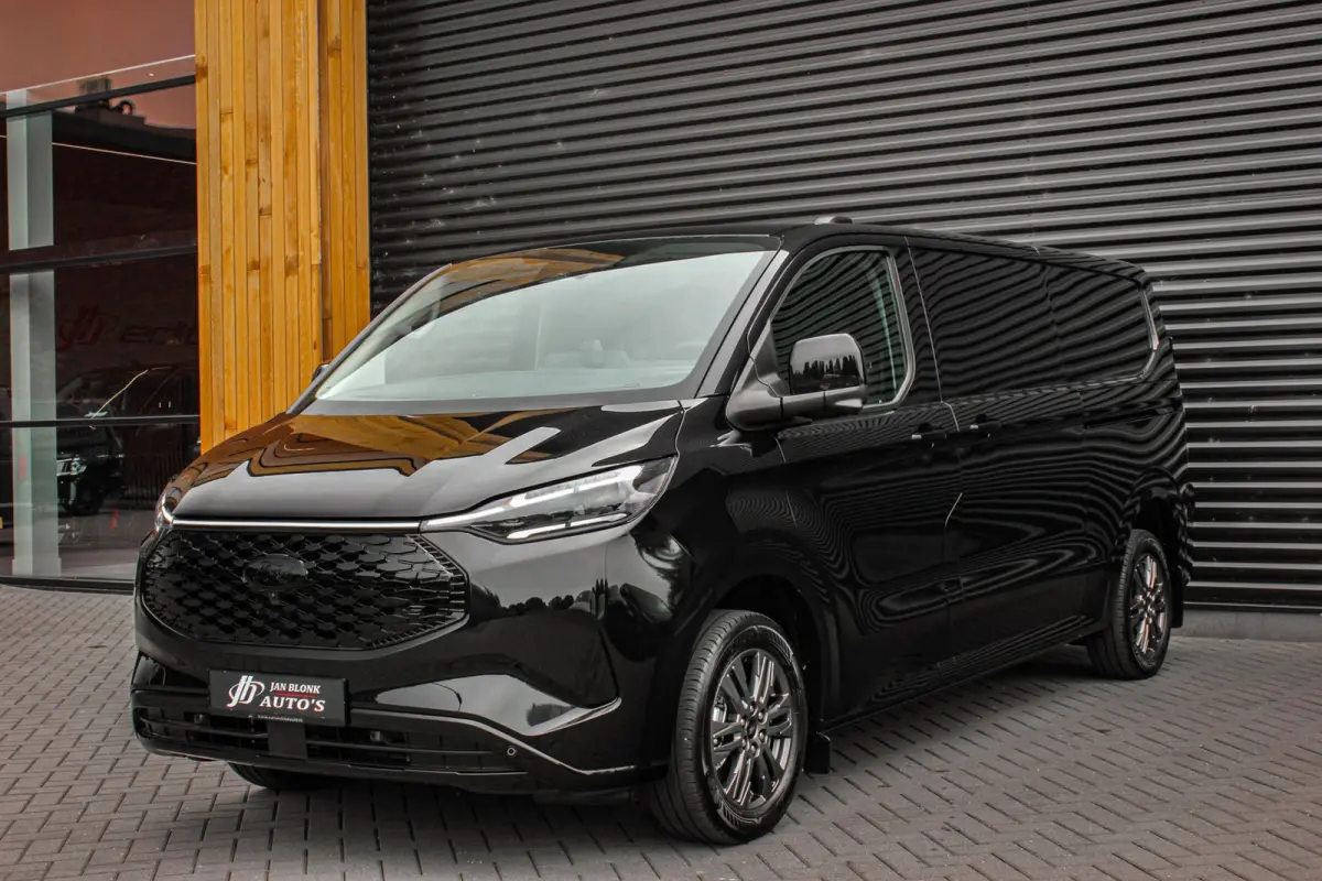 340 L2H1 Limited 71kWh 218PK /360 CAMERA /370KM RANGE /APPLE CARPLAY /DRIVERS- PACK /FULL OPTION /BLACK