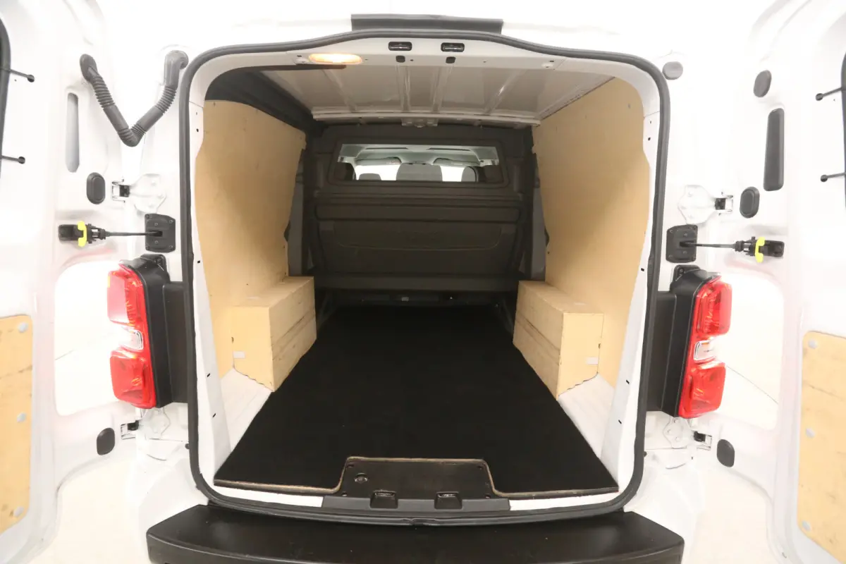 2.0 BlueHDI L3H1 180PK | DC | 6 Zits | Automaat | Airco | Cruise | Camera | Carplay | Navi LED