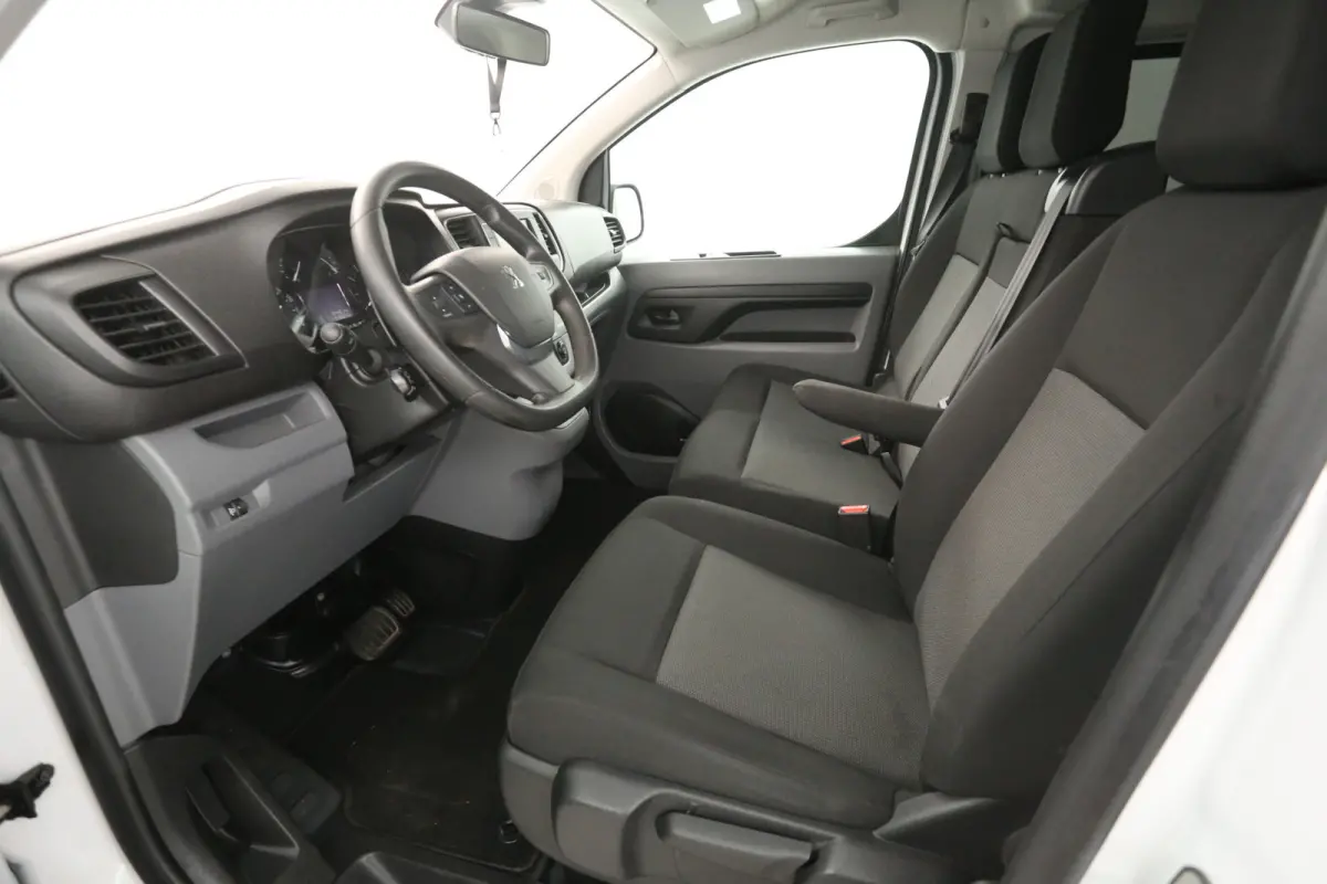 2.0 BlueHDI L3H1 180PK | DC | 6 Zits | Automaat | Airco | Cruise | Camera | Carplay | Navi LED